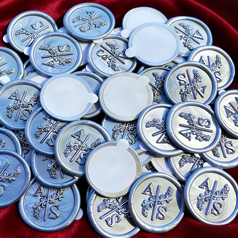 Настроить сургучную печать для дизайнерских логотипов с монограммами. Предварительно изготовленную сургучную печать с клейкой подложкой. Металлические персонализированные свадебные сургучные печатки.
Настроить сургучную печать для дизайнерских логотипов с монограммами. Предварительно изготовленную сургучную печать с клейкой подложкой. Металлические персонализированные свадебные сургучные печатки.