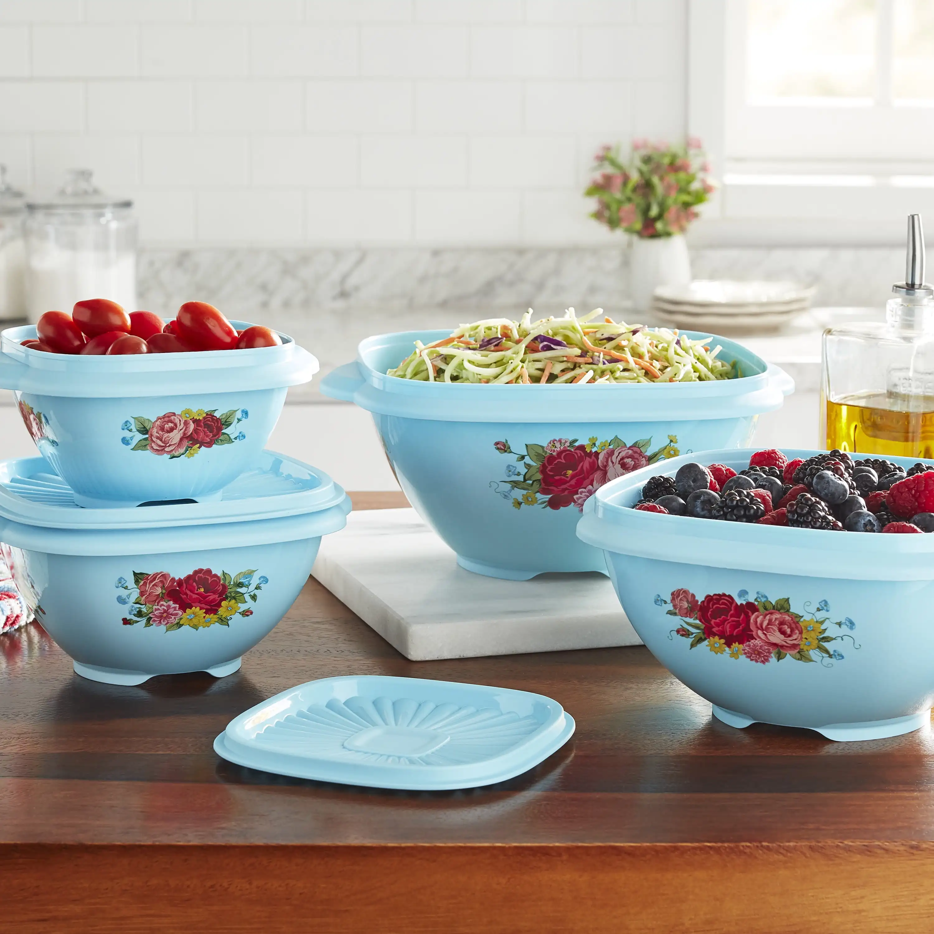8 Piece Bowl Set, Sweet Romance, Set includes 2.5c, 4.5c, 8c, and 11 cup bowls with lids,Teal
8 Piece Bowl Set, Sweet Romance, Set includes 2.5c, 4.5c, 8c, and 11 cup bowls with lids,Teal