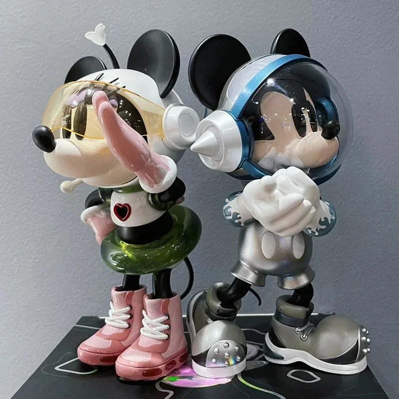 Серия Disney Space, Микки и Минни, свадебные экшн-фигурки, мультяшная модель, куклы, настольное украшение, подарок-сюрприз
Серия Disney Space, Микки и Минни, свадебные экшн-фигурки, мультяшная модель, куклы, настольное украшение, подарок-сюрприз