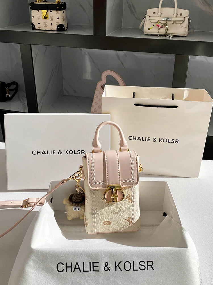 Cute and Luxury Mini Phone Bag with Charming Decoration Metal Lock Women's Stylish and Versatile Handheld Crossbody Bag
Cute and Luxury Mini Phone Bag with Charming Decoration Metal Lock Women's Stylish and Versatile Handheld Crossbody Bag