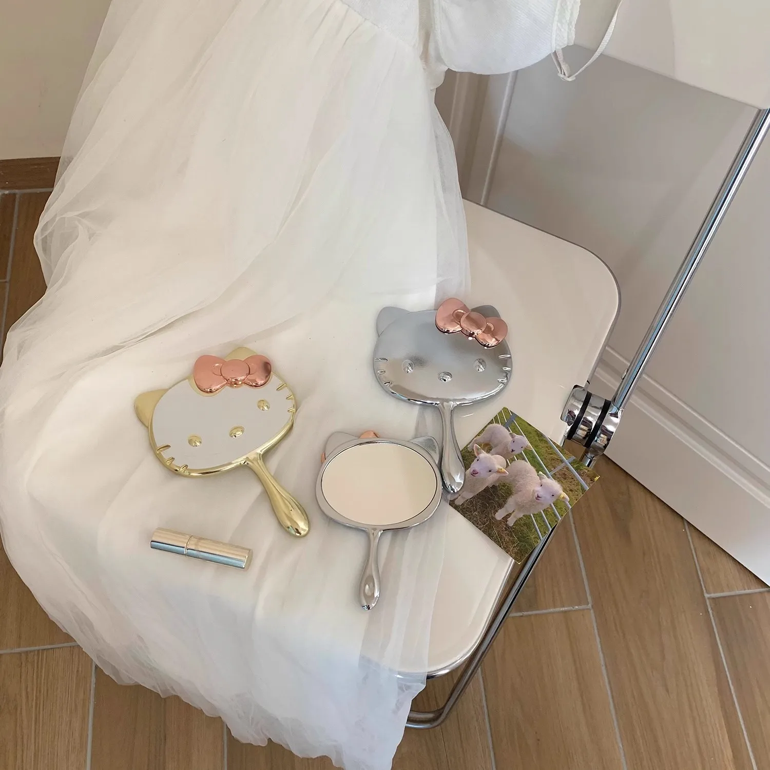 Hello Kitty Anime 3D Portable New Princess Style High-end Exquisite Kitten Kt Cat Makeup Handheld Mirror Outdoor Portable Mirror
Hello Kitty Anime 3D Portable New Princess Style High-end Exquisite Kitten Kt Cat Makeup Handheld Mirror Outdoor Portable Mirror