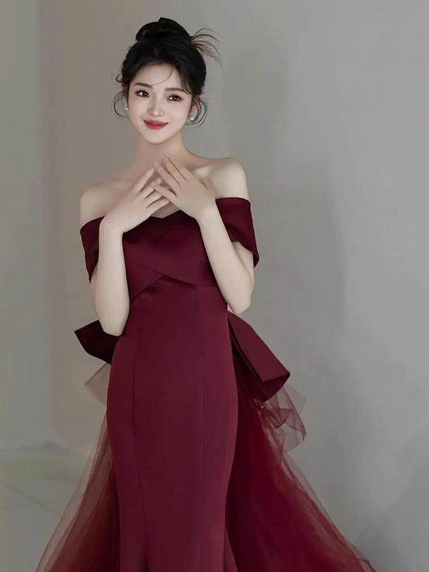 Red Evening Gown One Shoulder Style for Annual Conference Host Wedding Ceremony Performance Light Wedding Dress New 2026
Red Evening Gown One Shoulder Style for Annual Conference Host Wedding Ceremony Performance Light Wedding Dress New 2026