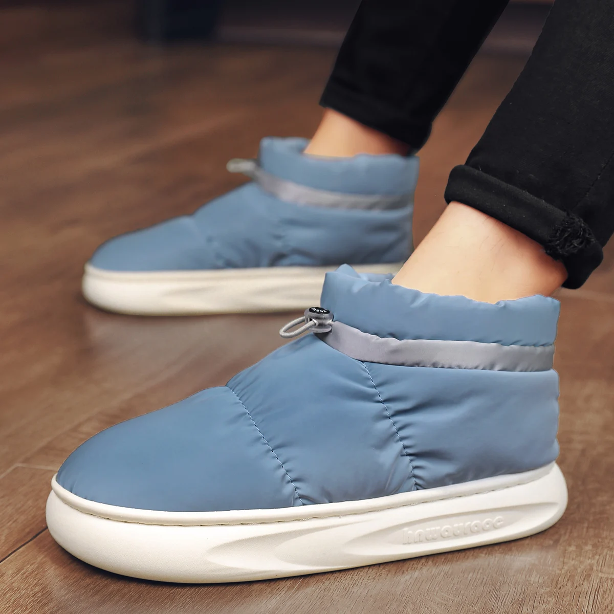 Новые зимние семейные зимние ботинки, плюшевая и теплая флисовая обувь, модная обувь, легкие и нескользящие уличные ботинки
Новые зимние семейные зимние ботинки, плюшевая и теплая флисовая обувь, модная обувь, легкие и нескользящие уличные ботинки