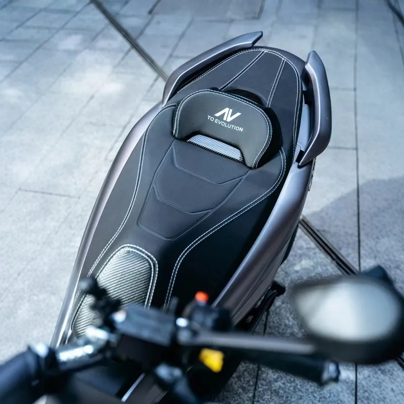 Haojue UHR150 Motorcycle Seat Cushion Leather Bucket with Lumbar Support
Haojue UHR150 Motorcycle Seat Cushion Leather Bucket with Lumbar Support