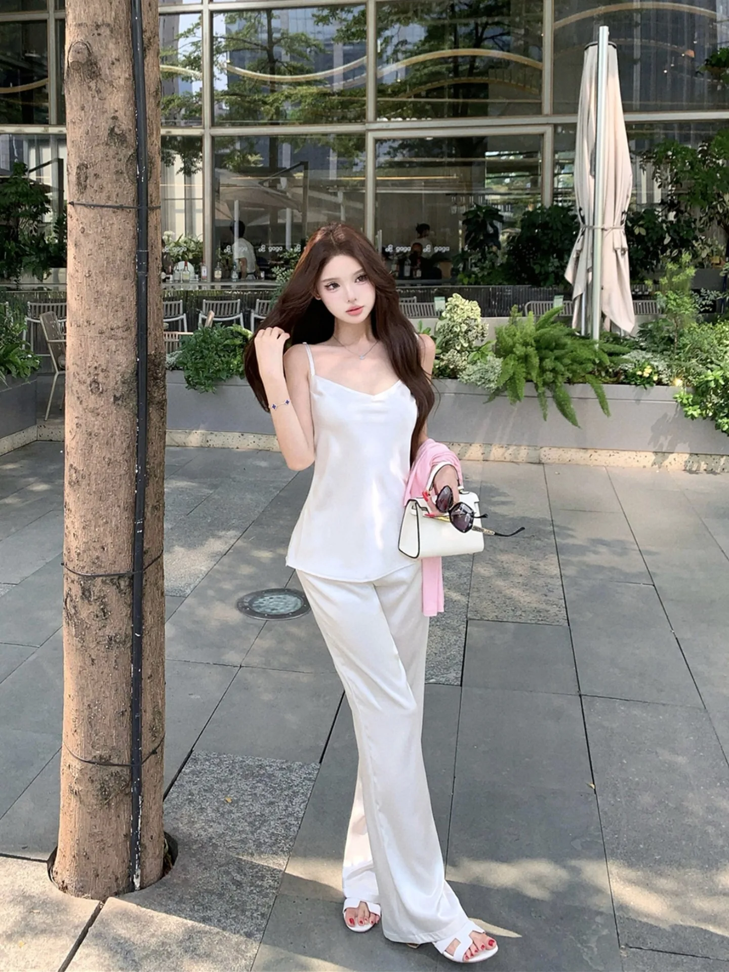 Elegant V-Neck Satin Women's Set Casual Summer High Waist Straight Leg Pants Trendy Outerwear Versatile Strap Tops And Pants
Elegant V-Neck Satin Women's Set Casual Summer High Waist Straight Leg Pants Trendy Outerwear Versatile Strap Tops And Pants