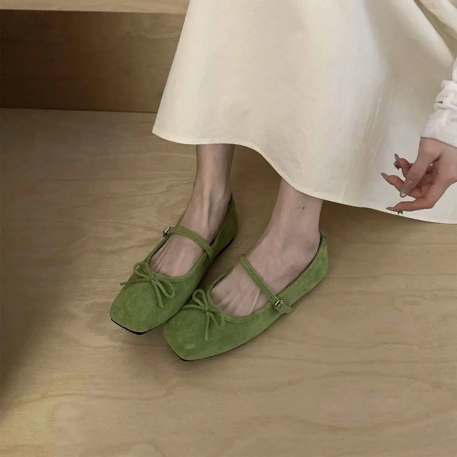 2026 New Mary Jane Loafers Women Flat Driving Shoes French Vintage Slip On Non Slip Female Casual Sneakers
2026 New Mary Jane Loafers Women Flat Driving Shoes French Vintage Slip On Non Slip Female Casual Sneakers