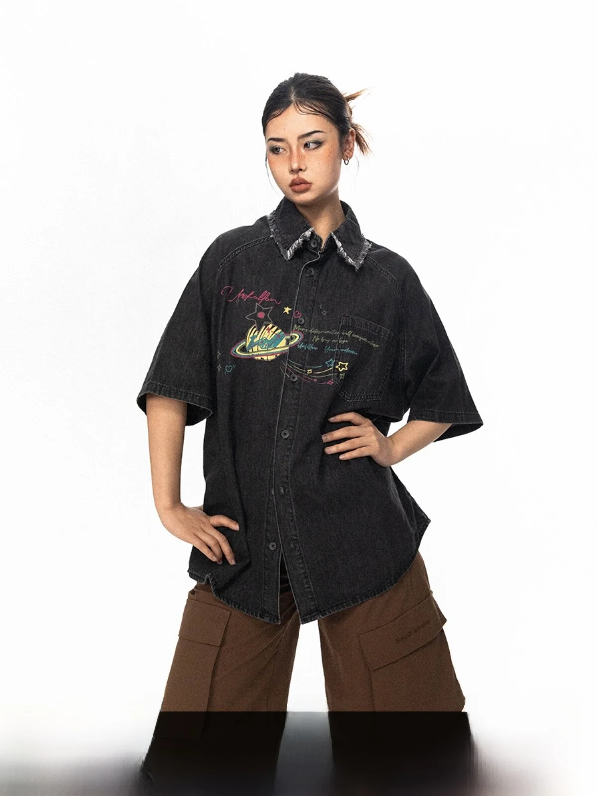 Blabb American Retro Distred Denim Print ort Sve Women's Summer Oversized irt Street Sle Loose Fit Turn-down Co...
Blabb American Retro Distred Denim Print ort Sve Women's Summer Oversized irt Street Sle Loose Fit Turn-down Co...