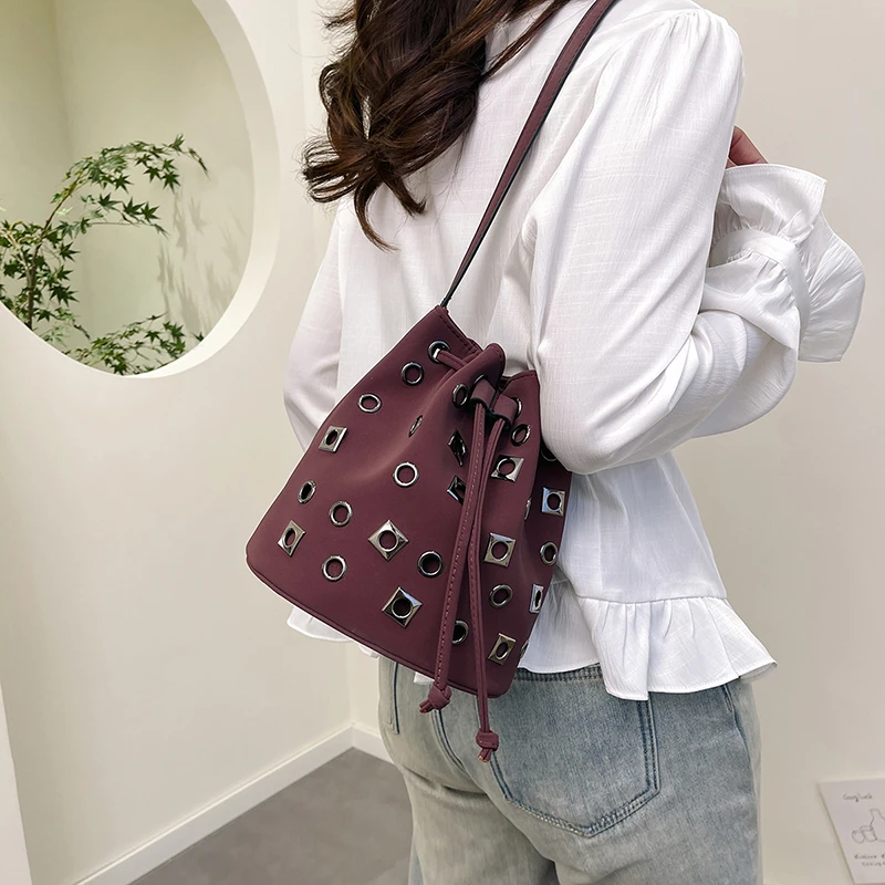 Элегантная женская кожаная модная сумка через плечо, роскошная дизайнерская классическая сумка через плечо для офисных дам
Элегантная женская кожаная модная сумка через плечо, роскошная дизайнерская классическая сумка через плечо для офисных дам