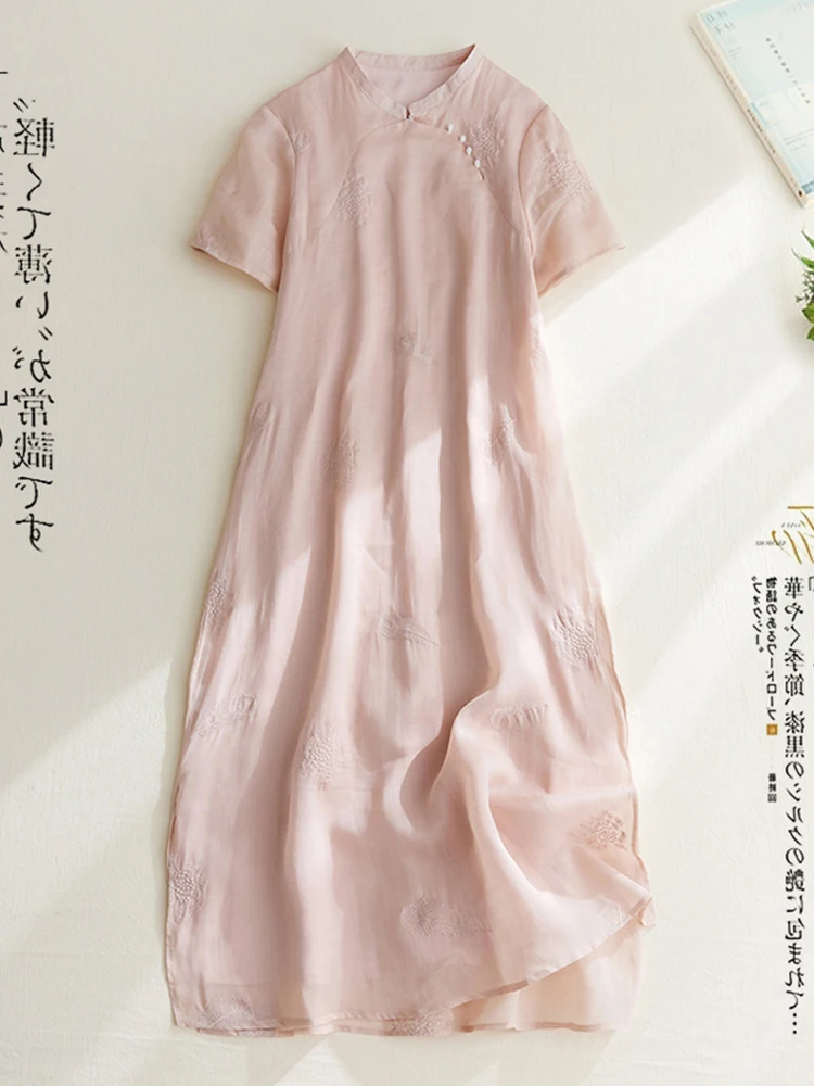 Retro Style Cotton Linen Embroidered Qipao Dress with Slit for plus Size Women Summer Casual Loose Fit Long Sleeve Short Dress
Retro Style Cotton Linen Embroidered Qipao Dress with Slit for plus Size Women Summer Casual Loose Fit Long Sleeve Short Dress