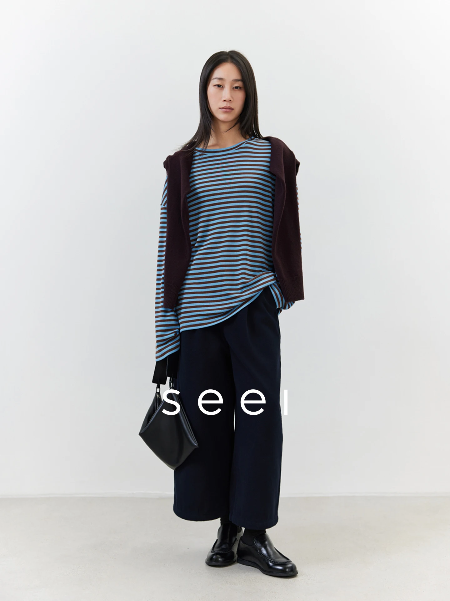 Женский свободный вязаный джемпер с круглым вырезом из смесовой шерсти, с цветными блоками и полосками, в повседневном стиле, с длинными рукавами
Женский свободный вязаный джемпер с круглым вырезом из смесовой шерсти, с цветными блоками и полосками, в повседневном стиле, с длинными рукавами