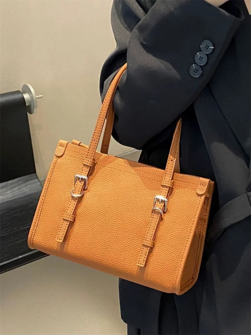 2026 New Genuine Leather Tote Bag Small Women Cow Leather Handbag Fashion Ladies Shoulder or Crossbody Bags
2026 New Genuine Leather Tote Bag Small Women Cow Leather Handbag Fashion Ladies Shoulder or Crossbody Bags