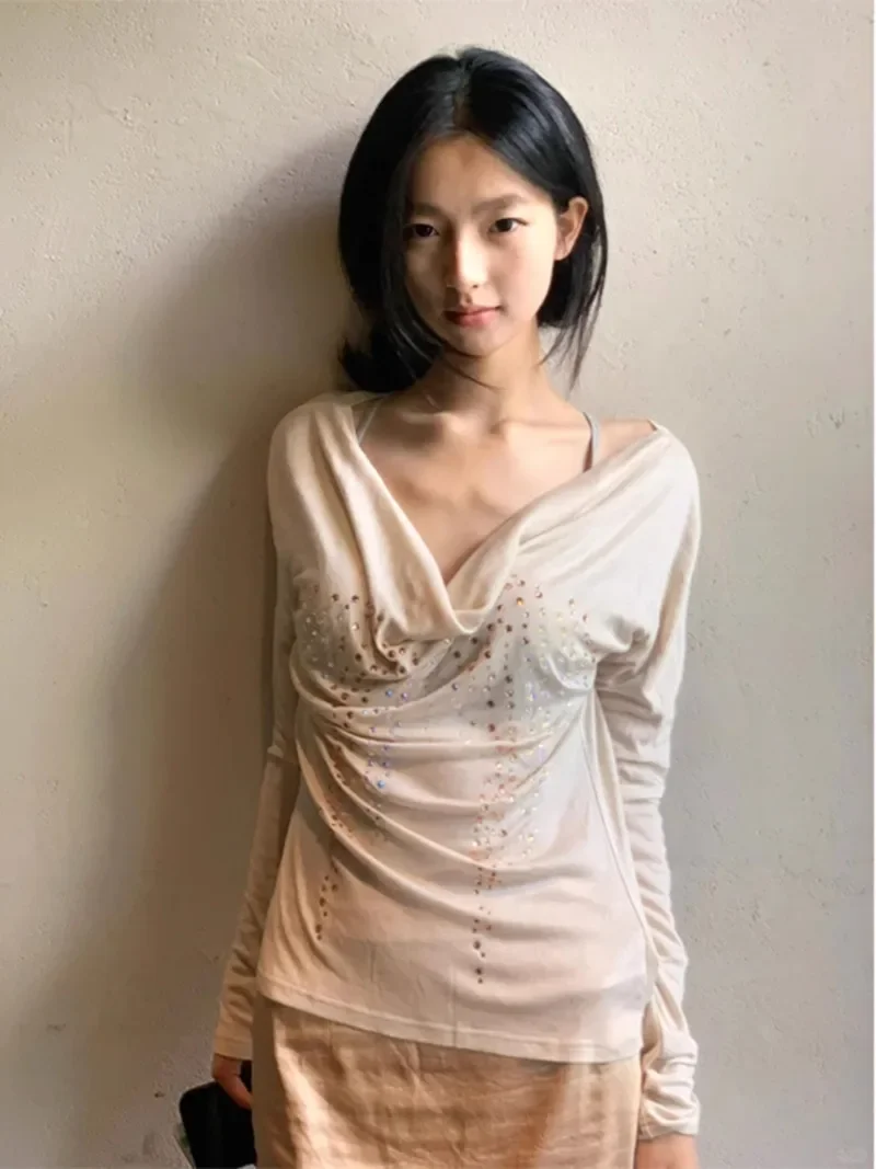 American Y2k Hottie Swing Collar Diamonds T-shirt Streetwear Fashion Casual Long Sleeve Pullover Tee Y2k Aesthetic Clothing Top
American Y2k Hottie Swing Collar Diamonds T-shirt Streetwear Fashion Casual Long Sleeve Pullover Tee Y2k Aesthetic Clothing Top