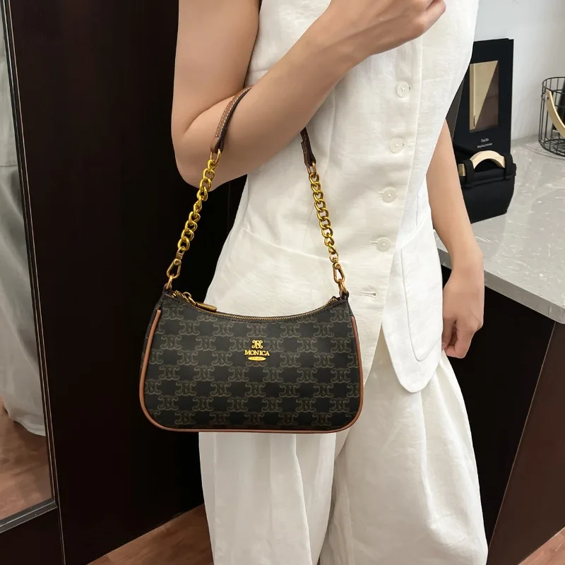 Elegant Leather Handbag For Women Featuring Minimalist Vintage Design And Unique Letter Logo
Elegant Leather Handbag For Women Featuring Minimalist Vintage Design And Unique Letter Logo