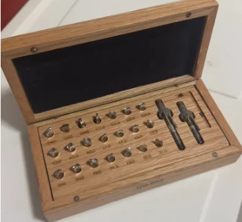 Набор мини-головок для термопресса по коже, боковая головка для пресса с резьбой M8, совместимая с французской машиной для обработки края кожи
Набор мини-головок для термопресса по коже, боковая головка для пресса с резьбой M8, совместимая с французской машиной для обработки края кожи