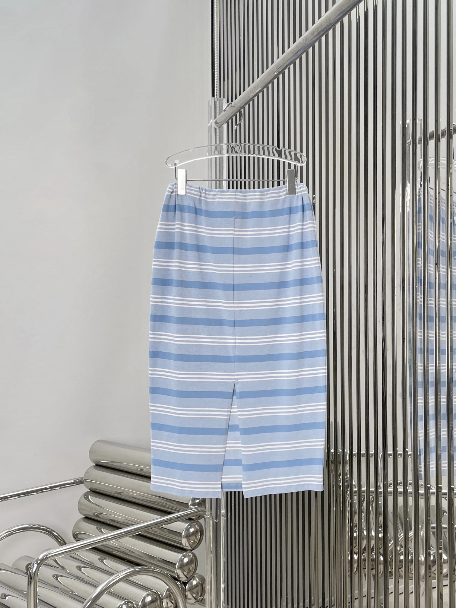 Slimming Blue White Striped Half Skirt with Drawstring Waist Design Women's Fashion Spring Summer Cotton Knitted Skirt
Slimming Blue White Striped Half Skirt with Drawstring Waist Design Women's Fashion Spring Summer Cotton Knitted Skirt