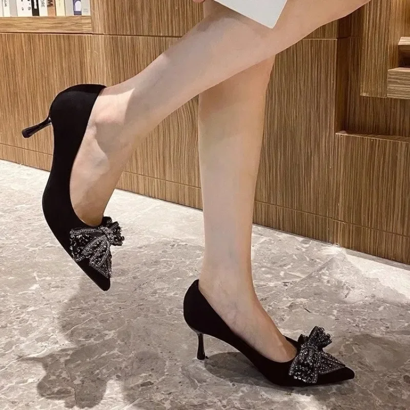 Shoes Female 2025 Slip on Women's High Heels Classics Dress Pumps Women Pointed Toe Thin Heels String Bead Bow Tie Shoes Women
Shoes Female 2025 Slip on Women's High Heels Classics Dress Pumps Women Pointed Toe Thin Heels String Bead Bow Tie Shoes Women