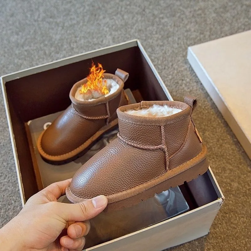 Kids Genuine Leather Snow Boots 2026 Winter Warm Short Boots for Boys Girls Thick Fleece Lined Anti Slip Toddler Shoes
Kids Genuine Leather Snow Boots 2026 Winter Warm Short Boots for Boys Girls Thick Fleece Lined Anti Slip Toddler Shoes