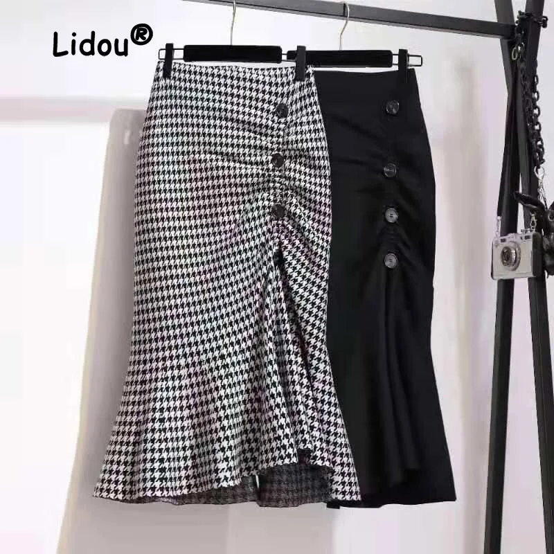2023 New Hip Wrap Skirt Half Length Women's Mid Length Plaid Slim High Waisted Button Fashion All-match Split Fishtail Skirt
2023 New Hip Wrap Skirt Half Length Women's Mid Length Plaid Slim High Waisted Button Fashion All-match Split Fishtail Skirt