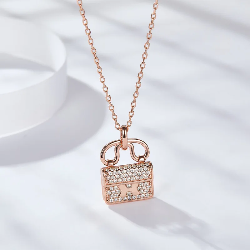 ZYLIFELOVE 925 Sterling Silver Bag Pendant Moissanite Diamond Necklace Clavicle Chain Women Fashion Jewelry for Wedding
ZYLIFELOVE 925 Sterling Silver Bag Pendant Moissanite Diamond Necklace Clavicle Chain Women Fashion Jewelry for Wedding