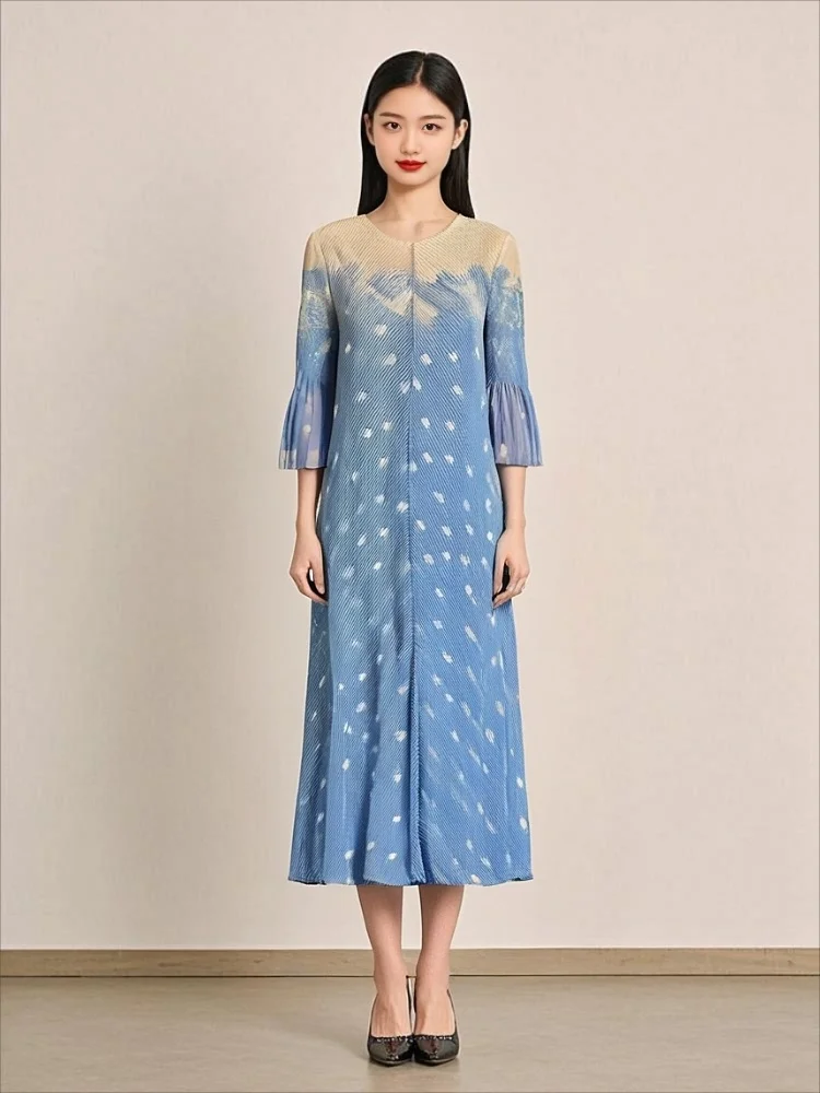 Miyake Pleated 2025 Summer Polka Dot Print Round Neck Flared Sleeve Dress with Women's Design Sense, Tied Waist Long Skirt
Miyake Pleated 2025 Summer Polka Dot Print Round Neck Flared Sleeve Dress with Women's Design Sense, Tied Waist Long Skirt