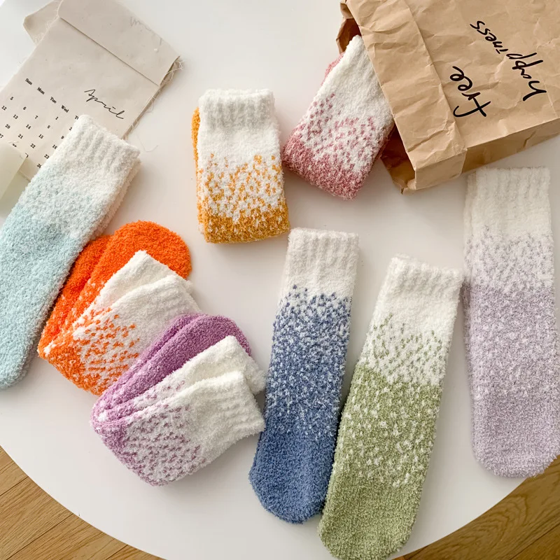 Women's Socks Winter Thicked Plushed Warm Soft Japanese Harajuku Creative Gradient Funny Socks For Girl Coral Fleece Floor Socks
Women's Socks Winter Thicked Plushed Warm Soft Japanese Harajuku Creative Gradient Funny Socks For Girl Coral Fleece Floor Socks