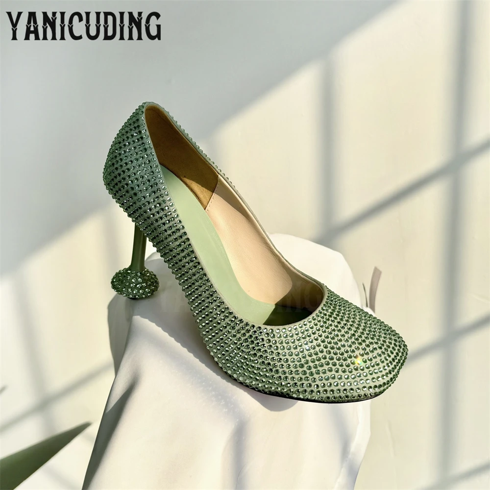 Allover Rhinestones Pumps Peculiar Square Toe Strange Stilettos Novelty Designer Style Luxurious Banquets Shining Shallow Pumps
Allover Rhinestones Pumps Peculiar Square Toe Strange Stilettos Novelty Designer Style Luxurious Banquets Shining Shallow Pumps