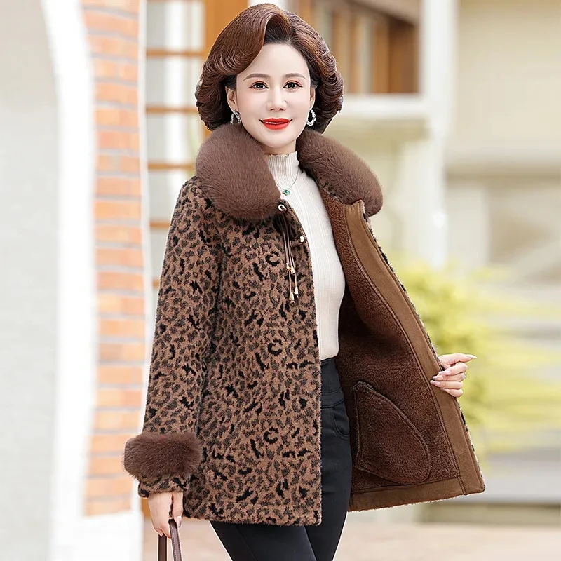 High Quality Middle Aged Mother Imitation Mink Velvet Coat Women Winter Thicken Warm Woolen Jacket Elderly Women Plush Parkas
High Quality Middle Aged Mother Imitation Mink Velvet Coat Women Winter Thicken Warm Woolen Jacket Elderly Women Plush Parkas