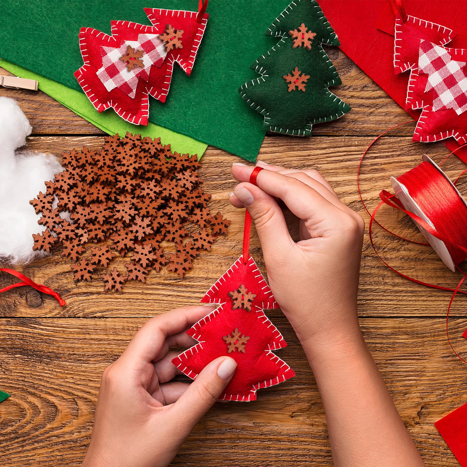 100 Pcs Holiday Buttons Crafting Christmas Decoration Snowflakes Ornaments Wood Wooden
100 Pcs Holiday Buttons Crafting Christmas Decoration Snowflakes Ornaments Wood Wooden