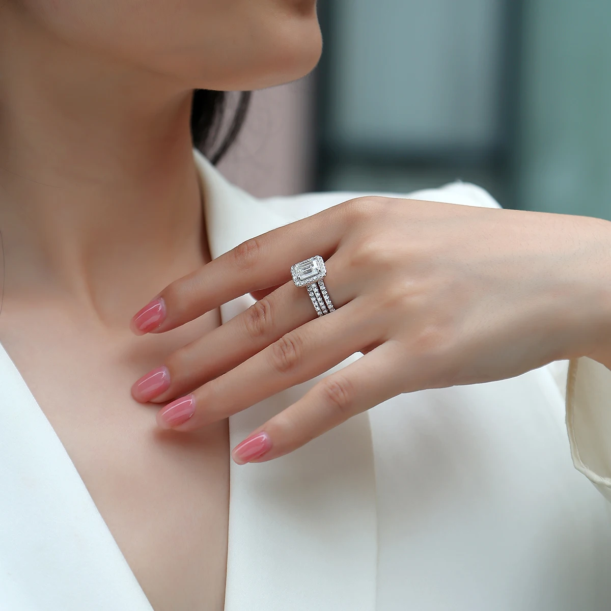 JIUZUAN 6x8mm Octagon Moissanite Ring Set, S925 Silver, 18K White Gold Plated, Three-Piece Stacking Design, Elegant Bridal Jewe
JIUZUAN 6x8mm Octagon Moissanite Ring Set, S925 Silver, 18K White Gold Plated, Three-Piece Stacking Design, Elegant Bridal Jewe