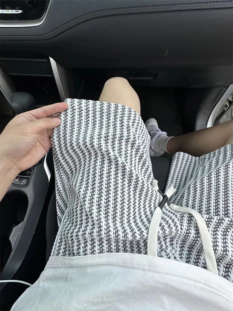 Летние тонкие быстросохнущие спортивные мужские шорты-бриджи в американском ретро-стиле, прямые повседневные брюки для отдыха
Летние тонкие быстросохнущие спортивные мужские шорты-бриджи в американском ретро-стиле, прямые повседневные брюки для отдыха