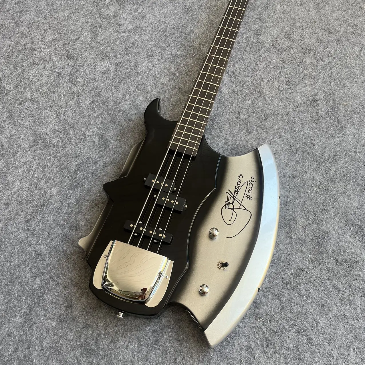 2026 HOT Axe-Shaped Guitar Floyd Rose Tremolo High Output Humbuckers Premium Finish Pro Metal & Rock Stage
2026 HOT Axe-Shaped Guitar Floyd Rose Tremolo High Output Humbuckers Premium Finish Pro Metal & Rock Stage