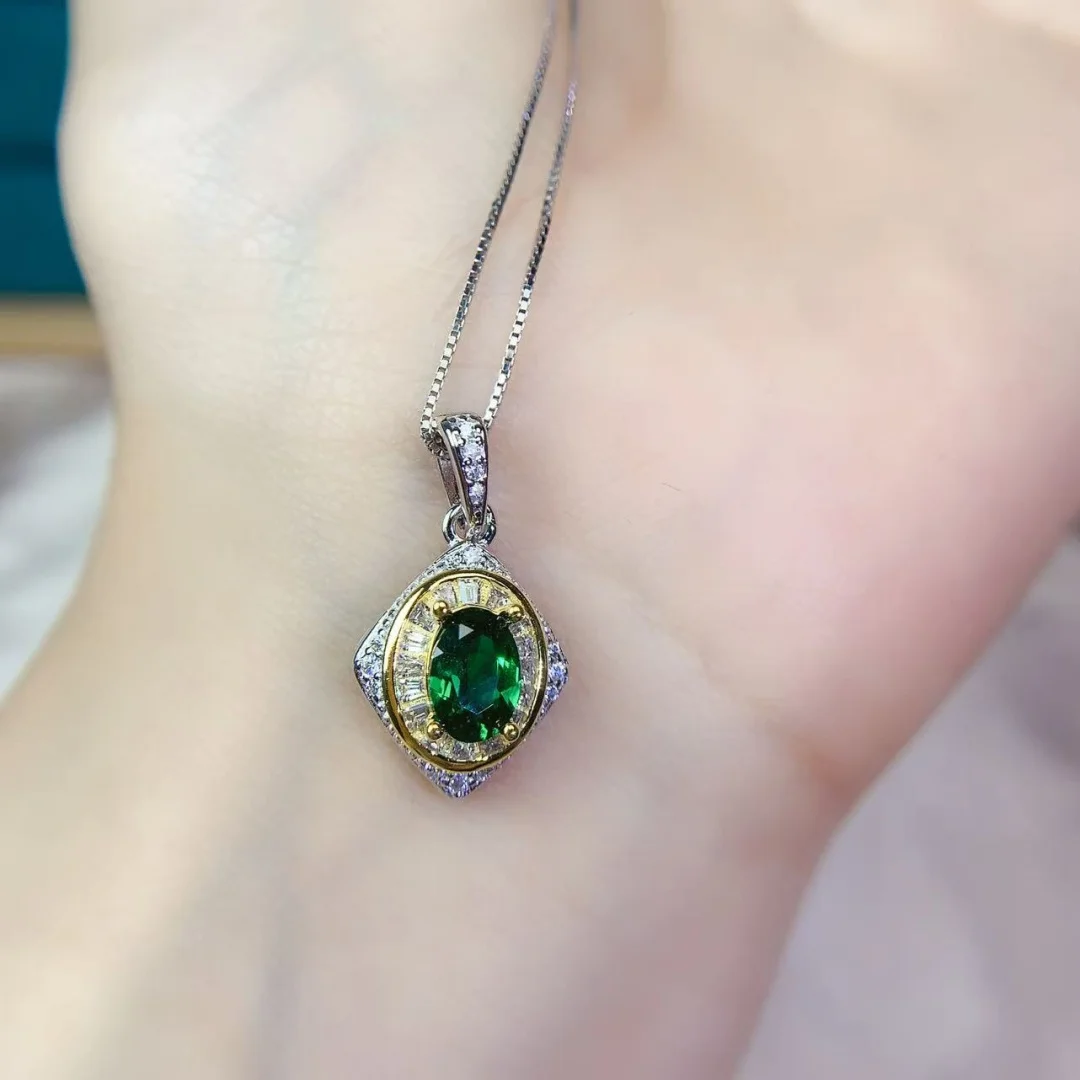 Stunning Natural Diopside Necklace S925 Sterling Silver Pendant Chic Women Fashion Jewelry Luxurious Romantic Gift
Stunning Natural Diopside Necklace S925 Sterling Silver Pendant Chic Women Fashion Jewelry Luxurious Romantic Gift