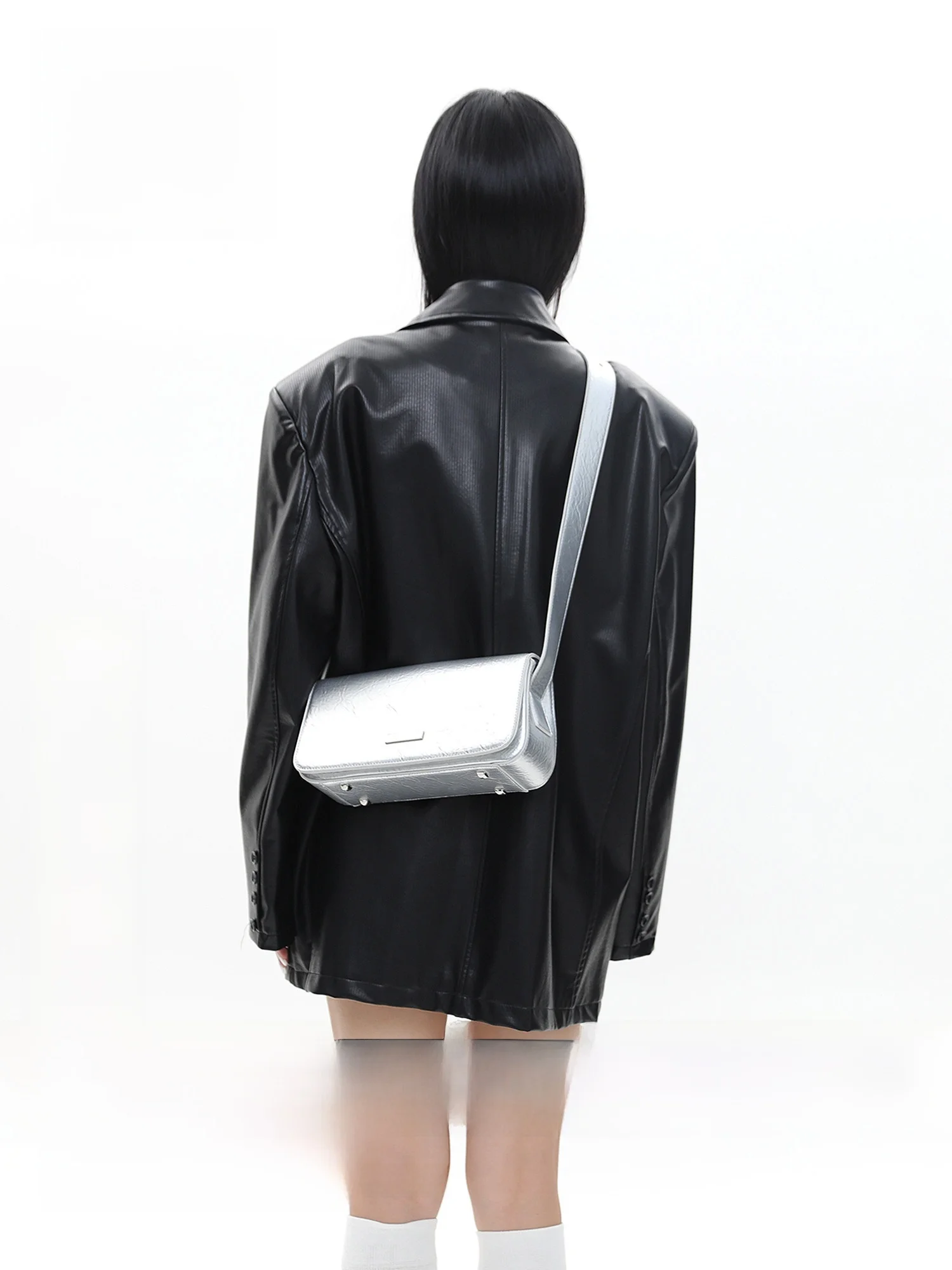 JANDRESS Original Montre Small Silver Bar Bright Silver Retro Fold Cover Single Shoulder Small Square Bag Crossbody Bag
JANDRESS Original Montre Small Silver Bar Bright Silver Retro Fold Cover Single Shoulder Small Square Bag Crossbody Bag