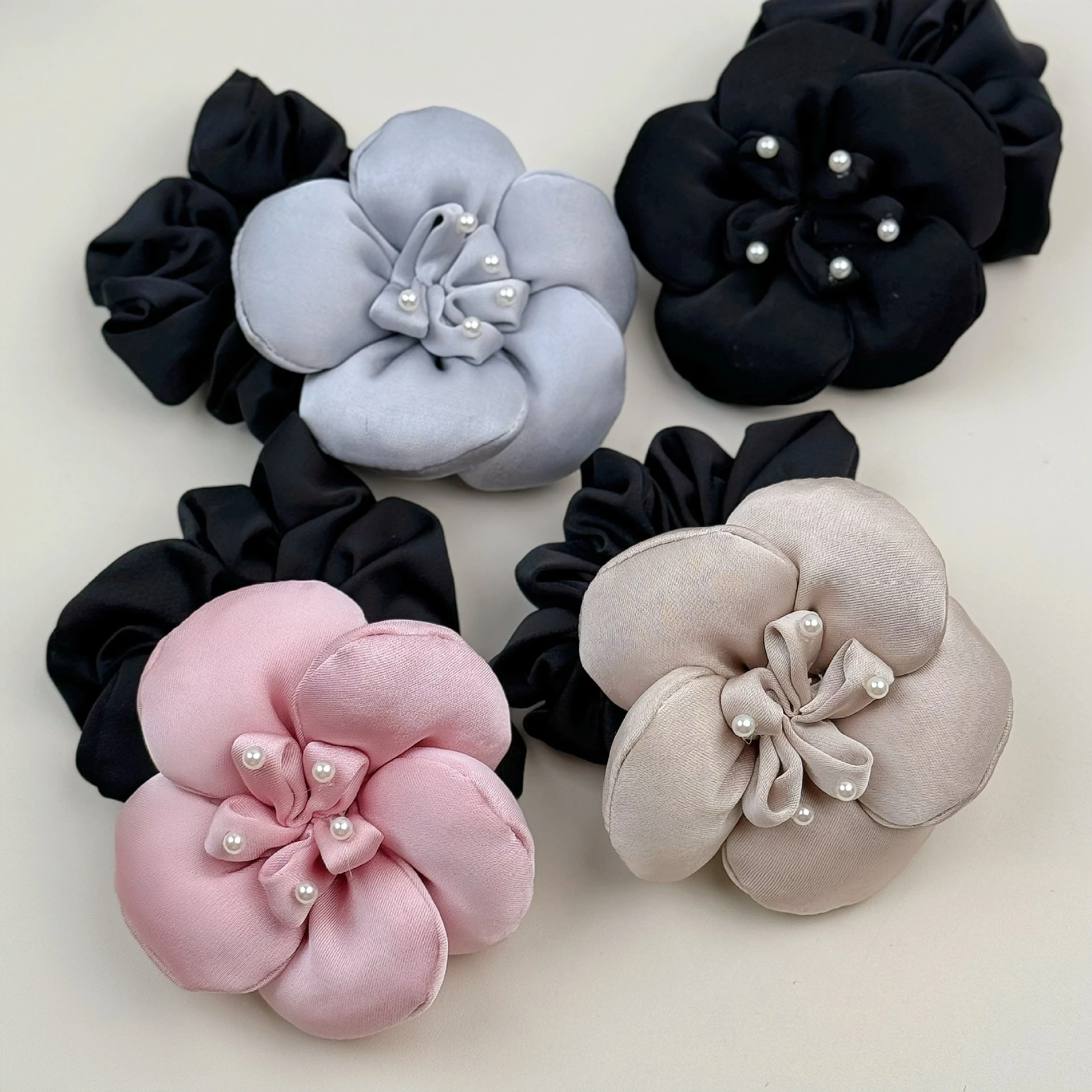 Korean Hair Accessories Pearl Flower Headband High-end Feeling Sweet and Versatile High Elasticity Hair Rope Hair Accessories
Korean Hair Accessories Pearl Flower Headband High-end Feeling Sweet and Versatile High Elasticity Hair Rope Hair Accessories