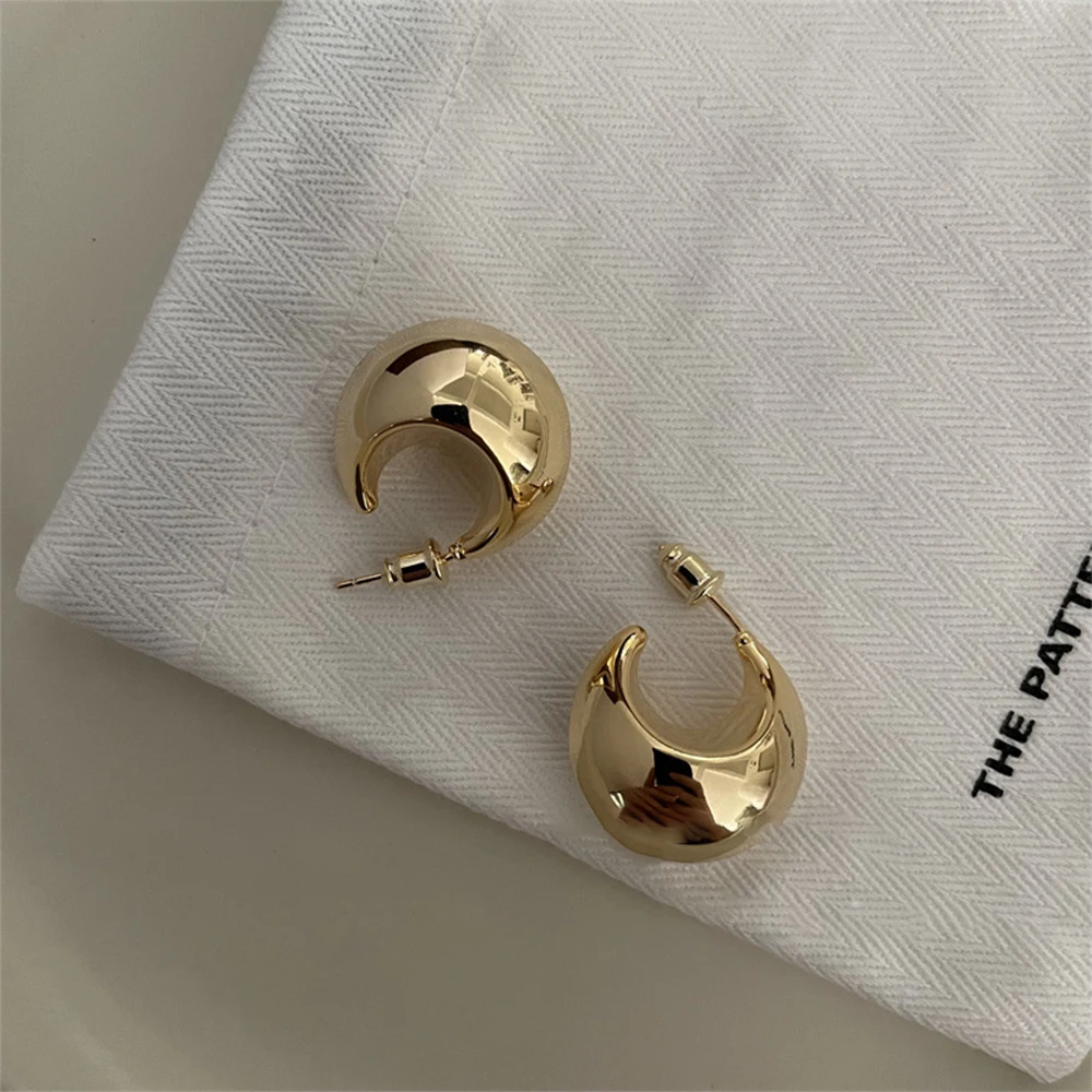 Fashion Temperament Minimalism Irregular shape Earrings for womens Girl party gift Jewelry wholesale
Fashion Temperament Minimalism Irregular shape Earrings for womens Girl party gift Jewelry wholesale