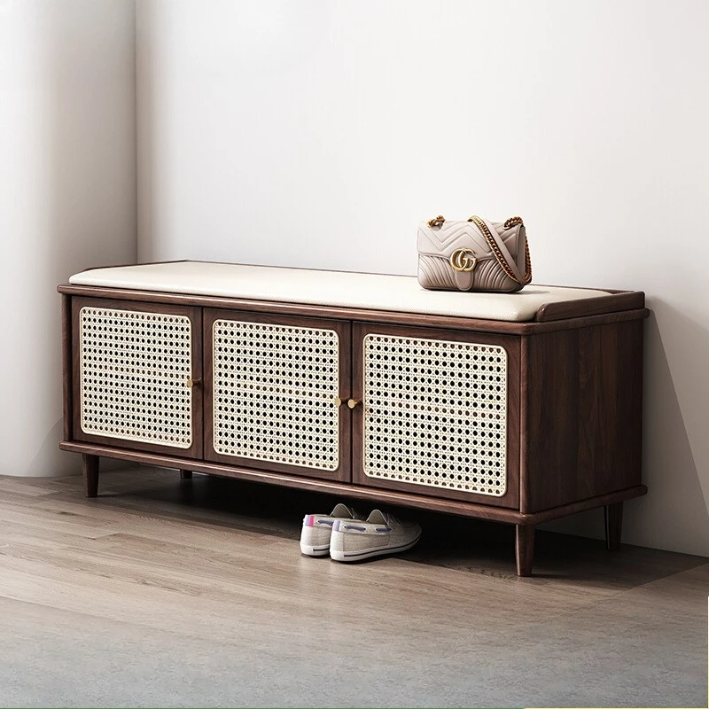 solid wood shoe changing stool, retro rattan storage at the door of the home, shoe stool can sit in the foyer
solid wood shoe changing stool, retro rattan storage at the door of the home, shoe stool can sit in the foyer