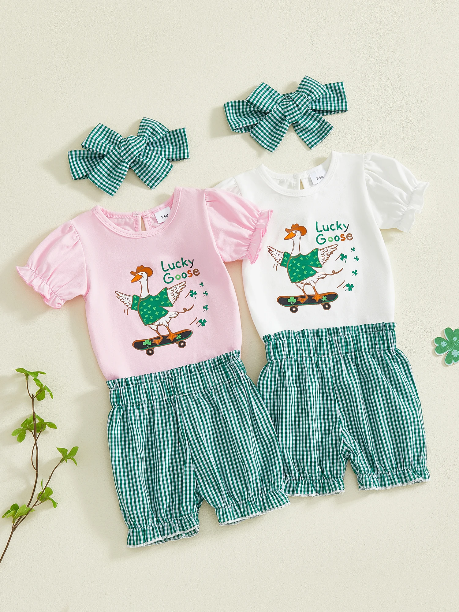 Комбинезон без рукавов с цветочным принтом для маленьких девочек, шорты с рюшами и подходящая повязка на голову, комплект летней одежды из трех предметов
Комбинезон без рукавов с цветочным принтом для маленьких девочек, шорты с рюшами и подходящая повязка на голову, комплект летней одежды из трех предметов