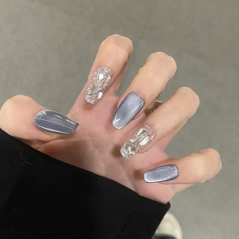 24pc Icy Cat Eye Nails Blue-Grey Glitter Press-Ons Tapered Square Ballet Short Length & Mix Sizes Fake Nails Set For Women
24pc Icy Cat Eye Nails Blue-Grey Glitter Press-Ons Tapered Square Ballet Short Length & Mix Sizes Fake Nails Set For Women