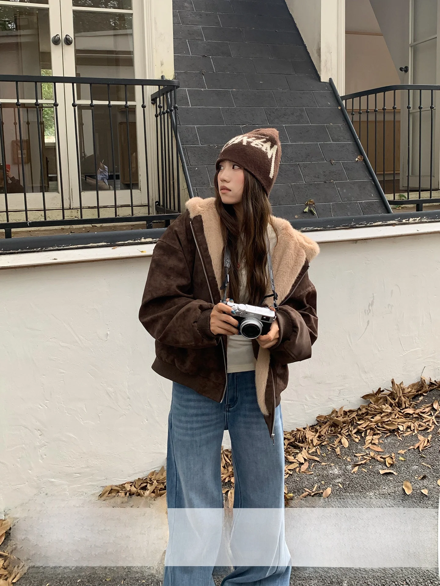 Женская замшевая куртка с капюшоном, повседневная, свободного кроя, ветрозащитная, теплая, хлопковая, в корейском стиле, для поездок на работу, однотонная, с длинными рукавами, на молнии
Женская замшевая куртка с капюшоном, повседневная, свободного кроя, ветрозащитная, теплая, хлопковая, в корейском стиле, для поездок на работу, однотонная, с длинными рукавами, на молнии