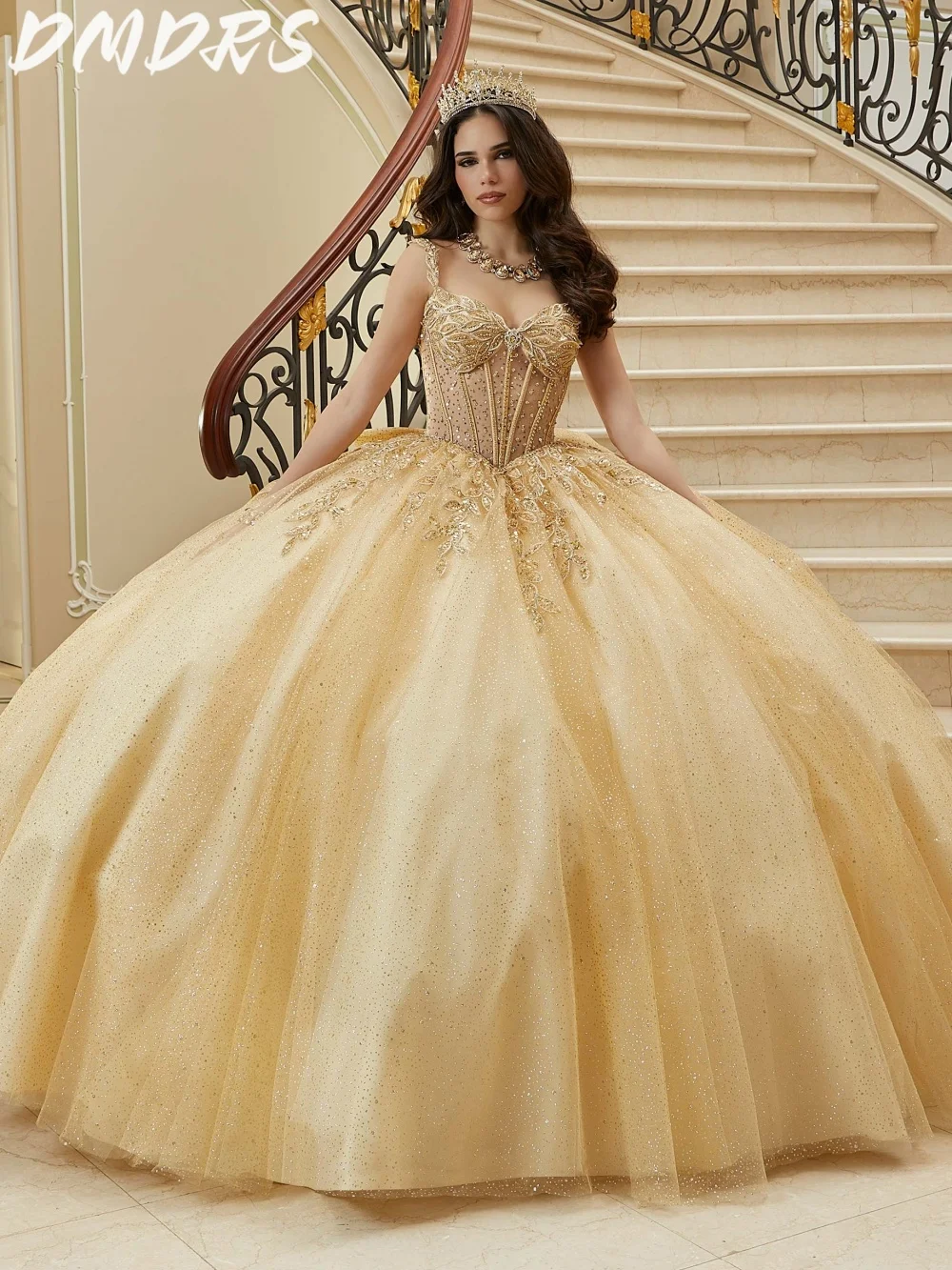 Elegant Spaghetti Strap Quinceanera Dress 2025 Shiny 3D Flower Party Dress Shiny Sleeveless Ball Gown Sweet 16 Party Gown
Elegant Spaghetti Strap Quinceanera Dress 2025 Shiny 3D Flower Party Dress Shiny Sleeveless Ball Gown Sweet 16 Party Gown