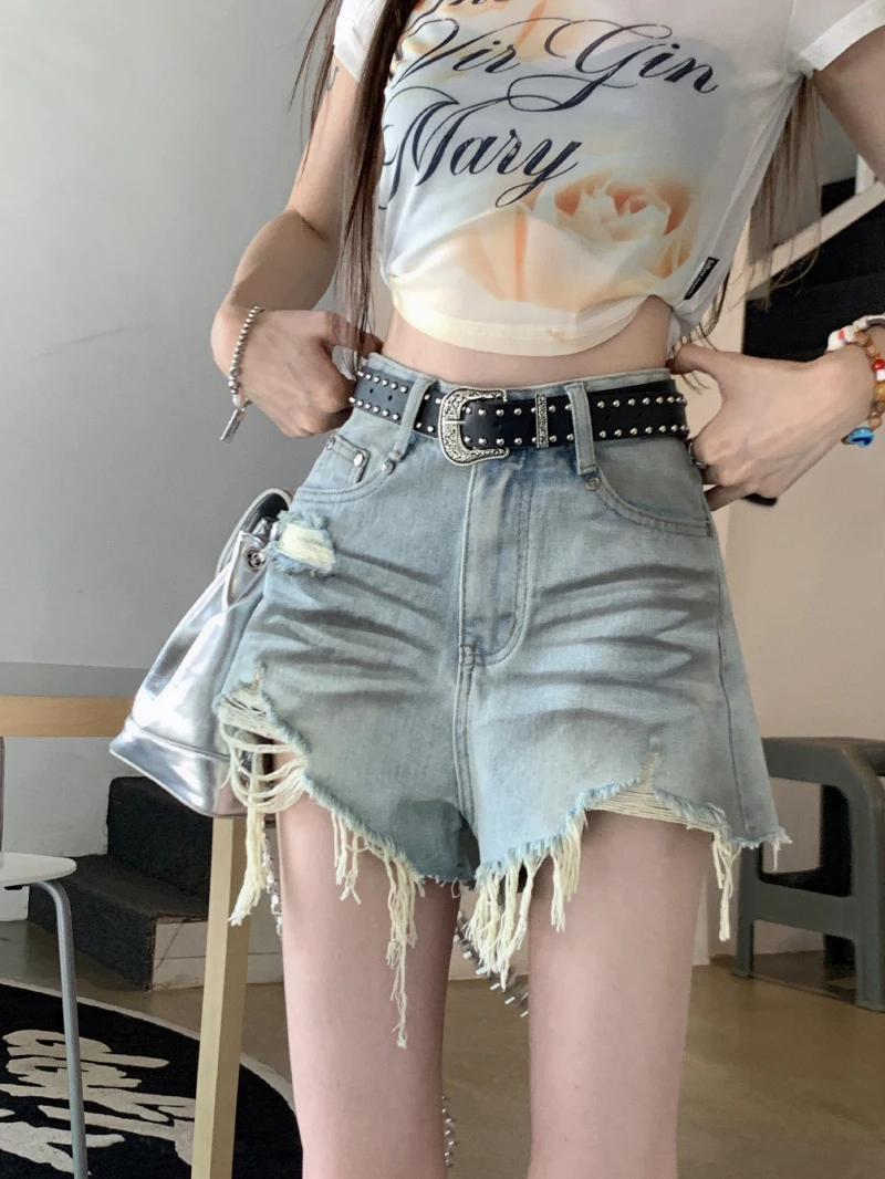 Slergiri Y2k Retro Raw Hem Ripped Jeans Shorts Women Summer High Waist Do old Streetwear Washed Denim Shorts Without Belt
Slergiri Y2k Retro Raw Hem Ripped Jeans Shorts Women Summer High Waist Do old Streetwear Washed Denim Shorts Without Belt