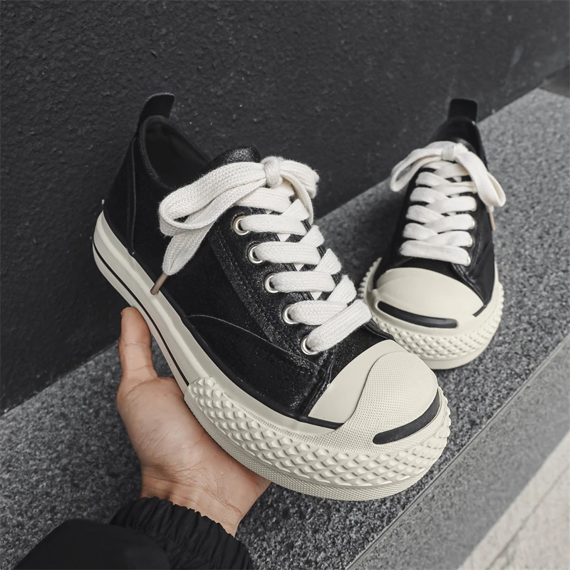 Men's Retro Style Platform Canvas Shoes Black White Lace-up Casual Sneakers Comfortable Daily Walking Footwear
Men's Retro Style Platform Canvas Shoes Black White Lace-up Casual Sneakers Comfortable Daily Walking Footwear