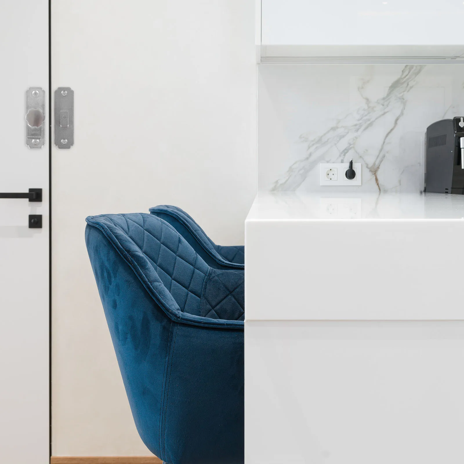 1Pcs Stainless Steel Right Angle Latch Door Lock 90 Degree Heavy Duty Lock Bolt for Barn Door Sliding Corrosion Resistant
1Pcs Stainless Steel Right Angle Latch Door Lock 90 Degree Heavy Duty Lock Bolt for Barn Door Sliding Corrosion Resistant