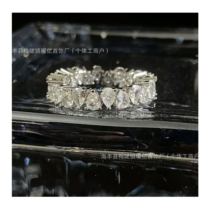 Shijia Ring Imitation Crystal Cutting Water Drop Shape Inlaid Couple Ring Niche Exquisite Jewelry
Shijia Ring Imitation Crystal Cutting Water Drop Shape Inlaid Couple Ring Niche Exquisite Jewelry