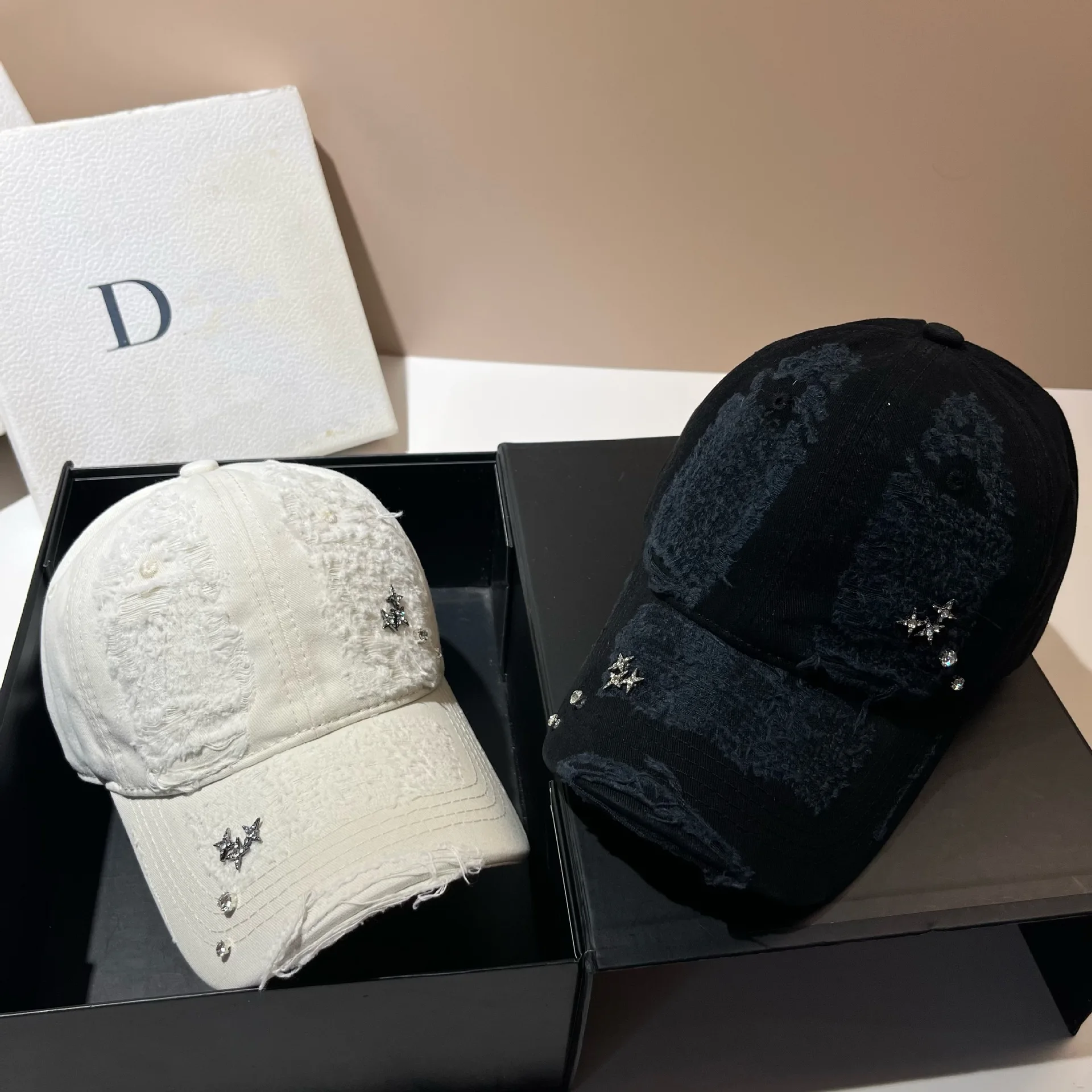 Luxury Rhinstone Cotton Washed Hole Baseball Caps for Men Women Snapback Peaked Cap Visor Sun Hats Unisex-Teen Hip Hop Cap
Luxury Rhinstone Cotton Washed Hole Baseball Caps for Men Women Snapback Peaked Cap Visor Sun Hats Unisex-Teen Hip Hop Cap