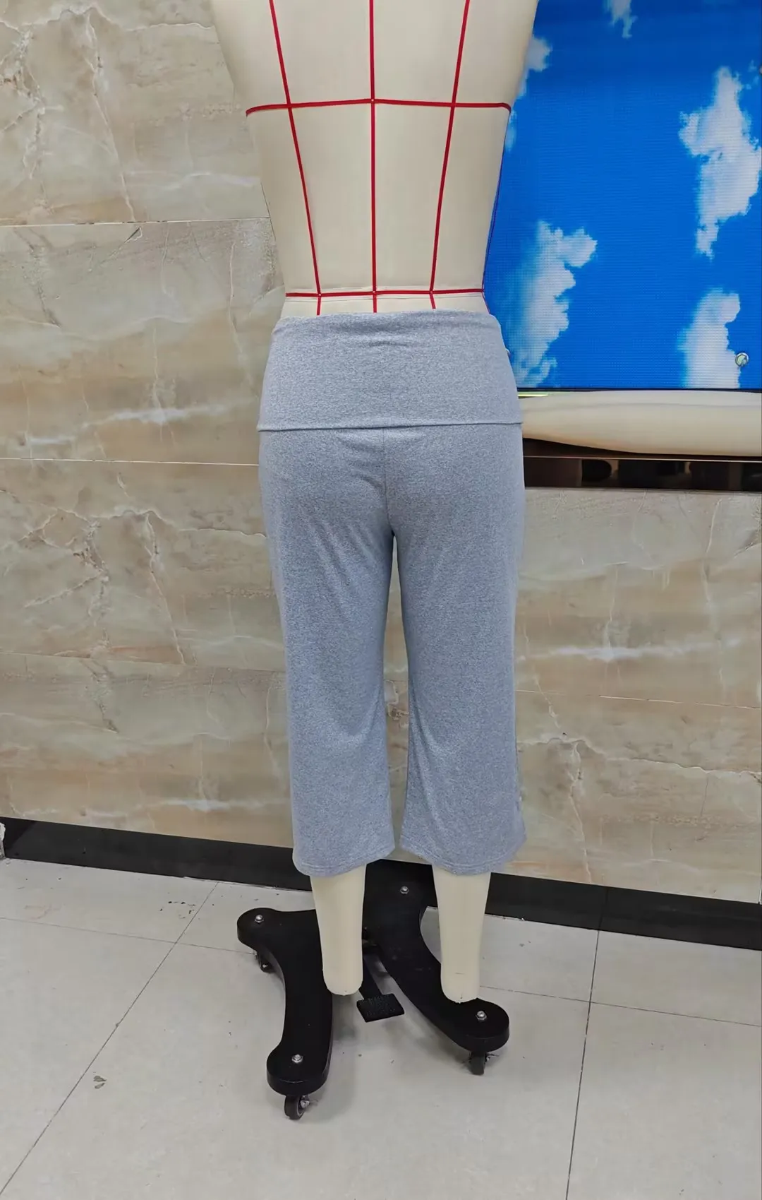 Women Summer Capris Pants Casual Fold-Over Waist Split Cropped Pants Trendy Trousers for Streetwear
Women Summer Capris Pants Casual Fold-Over Waist Split Cropped Pants Trendy Trousers for Streetwear