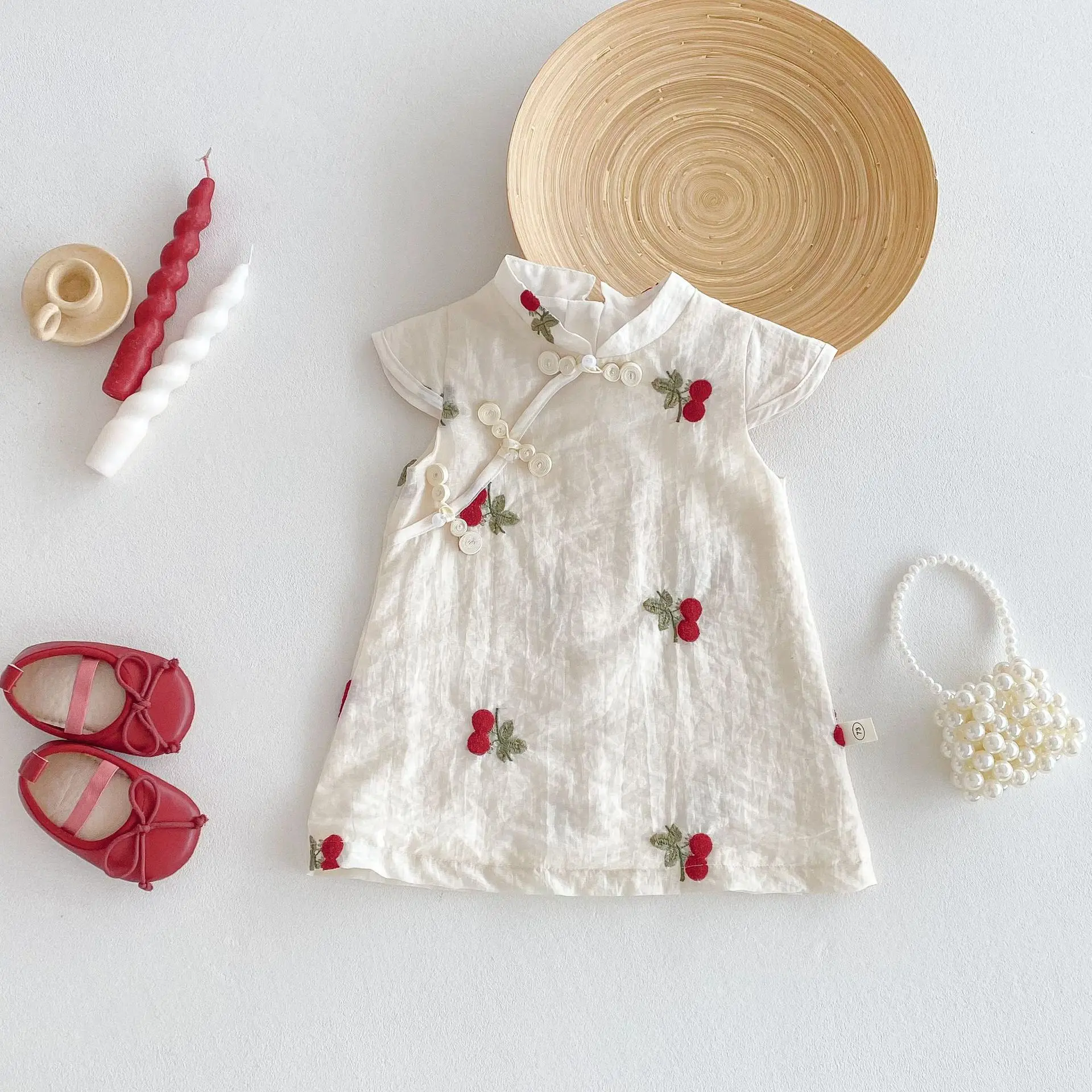 Girls' Cherry Cheongsam Skirt 2025 New Summer Baby Slant Top Chinese Style Dress Trendy Children's Western Princess Skirt
Girls' Cherry Cheongsam Skirt 2025 New Summer Baby Slant Top Chinese Style Dress Trendy Children's Western Princess Skirt