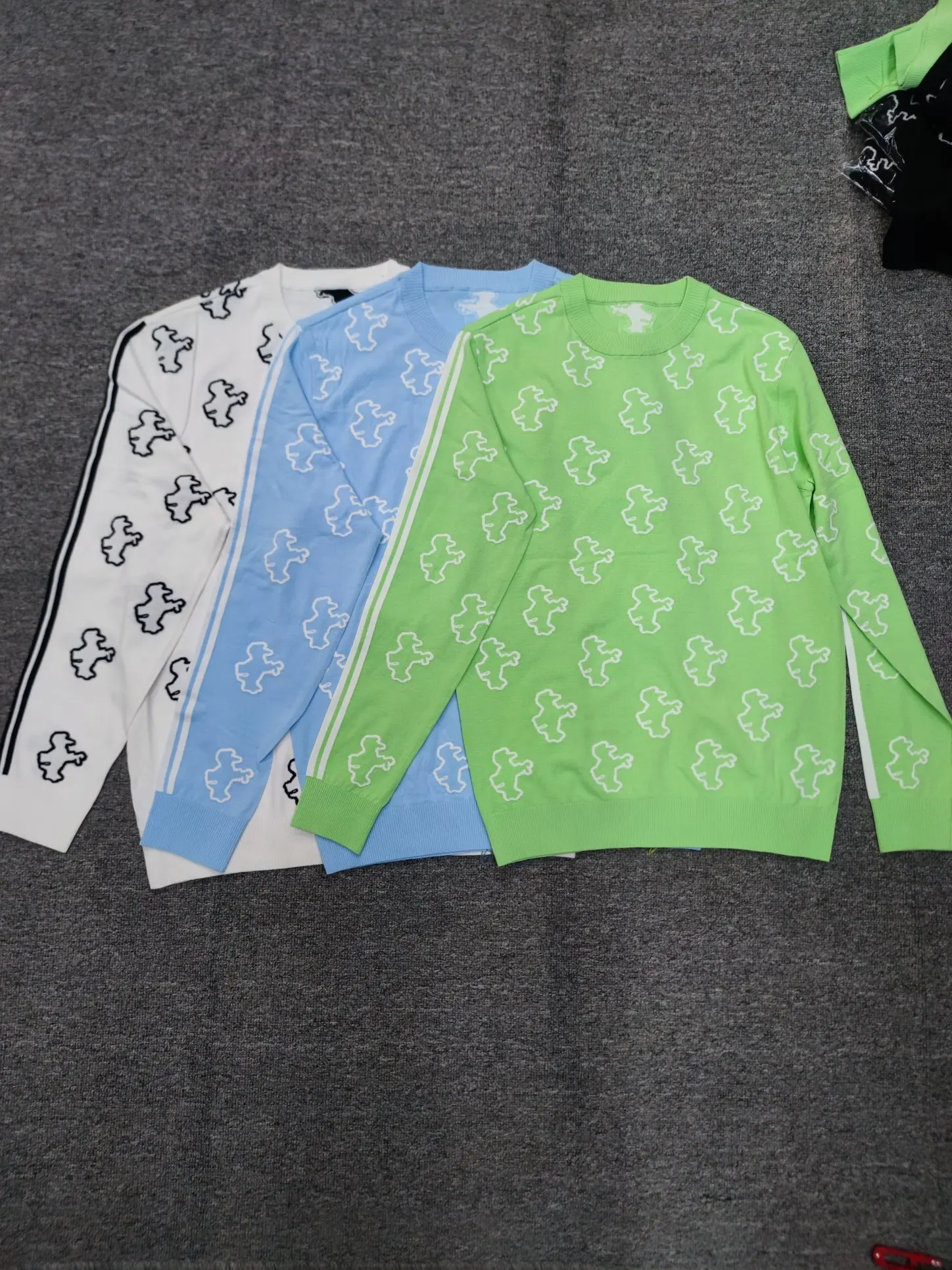 Элитный мужской трикотажный свитер из ледяного шелка для гольфа, весна-лето, с узором «дакшунд», дышащий, влагоотводящий, повседневный...
Элитный мужской трикотажный свитер из ледяного шелка для гольфа, весна-лето, с узором «дакшунд», дышащий, влагоотводящий, повседневный...