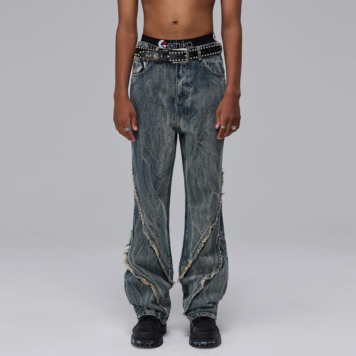 Новинка 2024, модные джинсовые джинсы с потертым подолом, винтажные свободные длинные брюки High Street, мужская осенняя коллекция Faion
Новинка 2024, модные джинсовые джинсы с потертым подолом, винтажные свободные длинные брюки High Street, мужская осенняя коллекция Faion