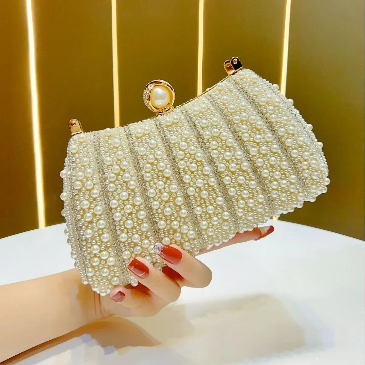 High-end clutch bag, versatile evening bag, single-shoulder crossbody women's bag
High-end clutch bag, versatile evening bag, single-shoulder crossbody women's bag